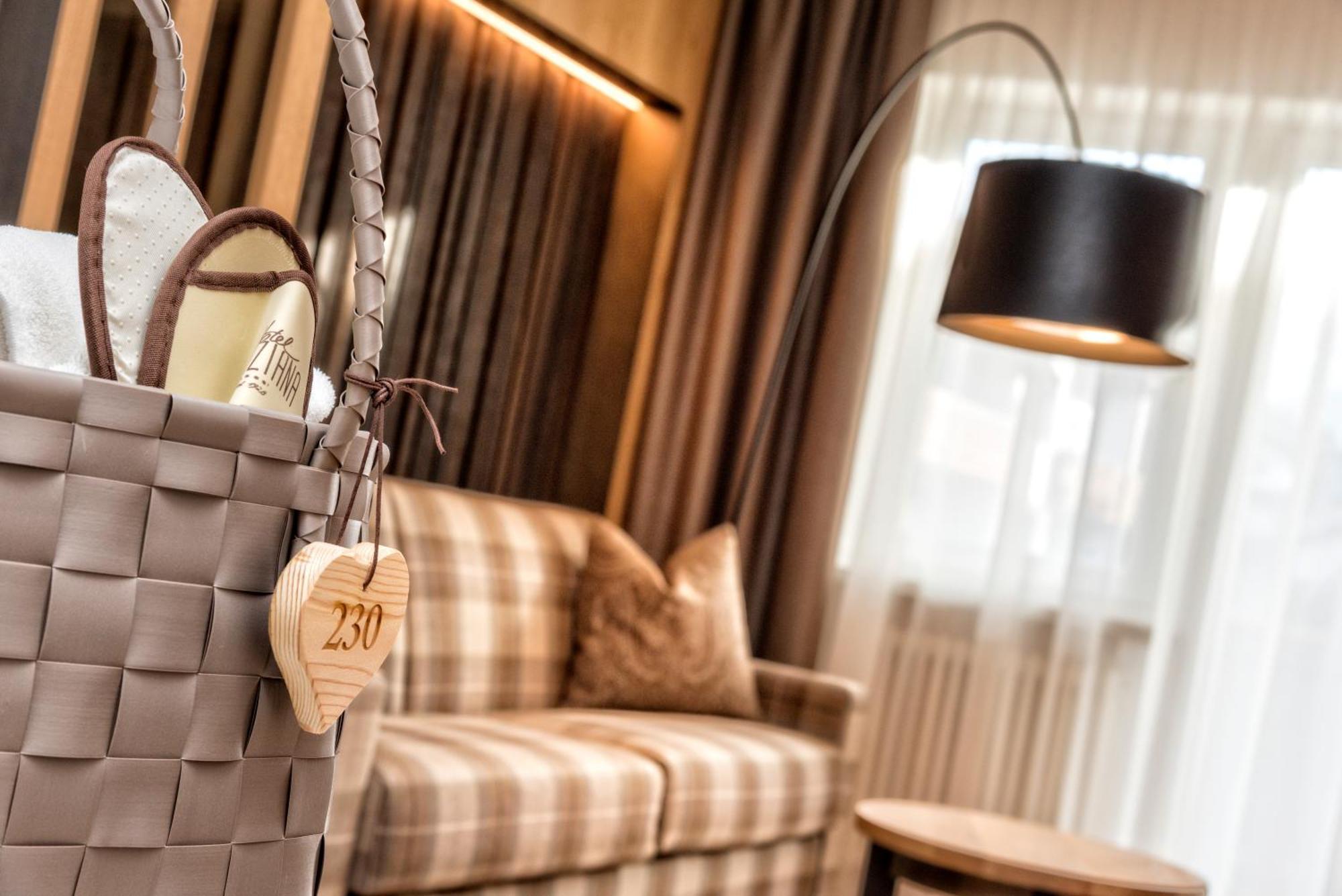 Hotel Genziana Ortisei Bagian luar foto