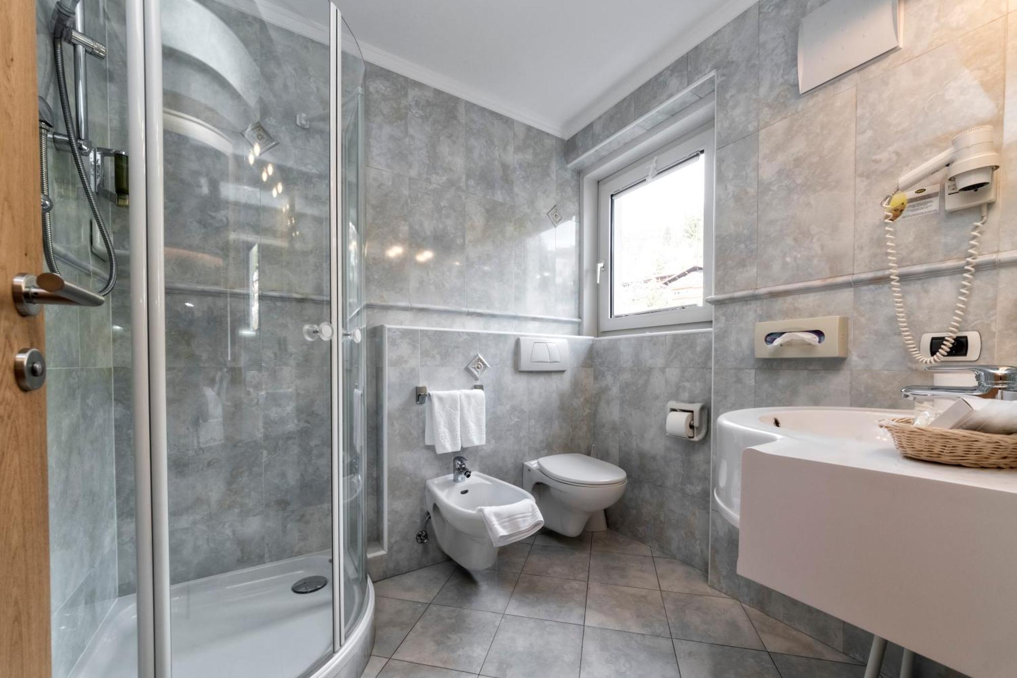 Hotel Genziana Ortisei Bagian luar foto
