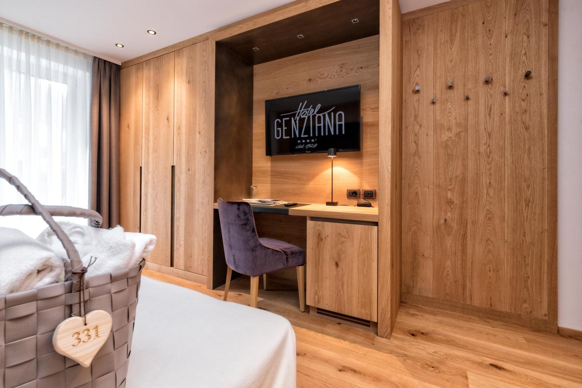 Hotel Genziana Ortisei Bagian luar foto